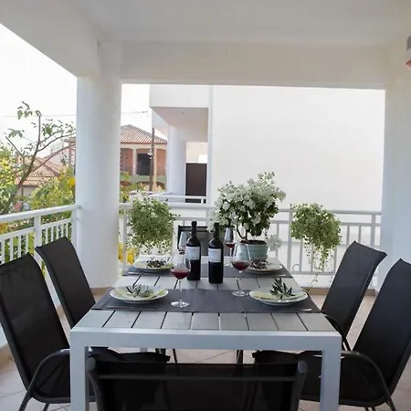 Holiday home Balsamico Luxury Nea Vrasna